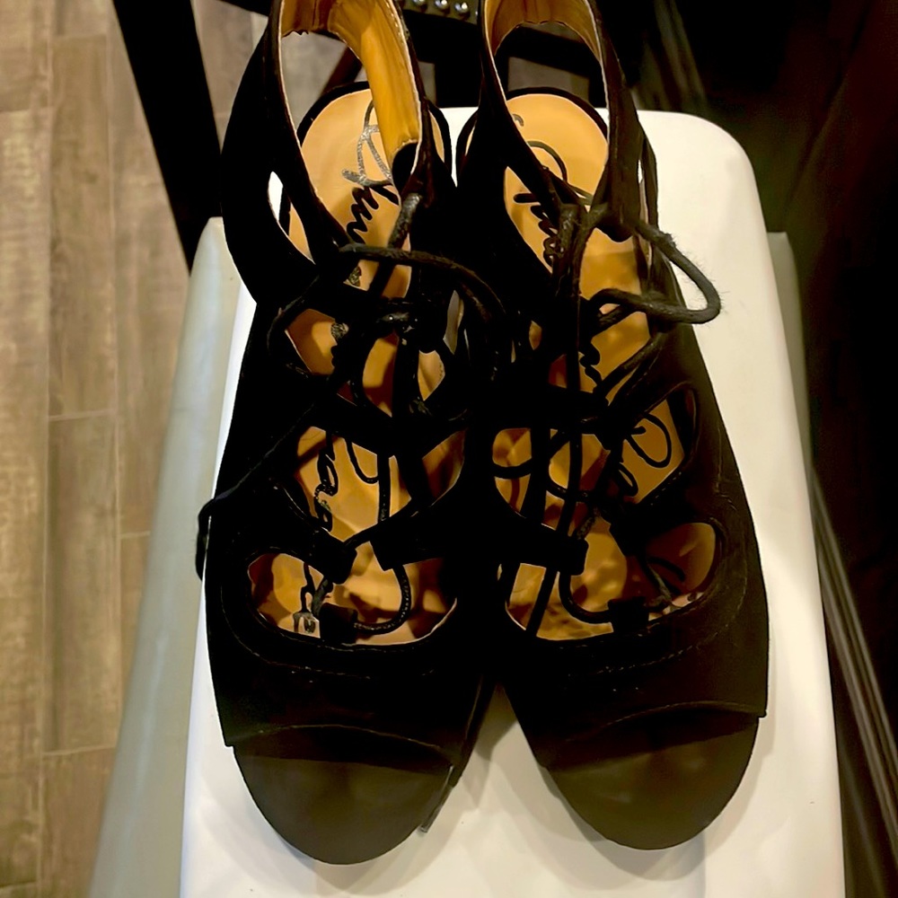 America Rag black wedges